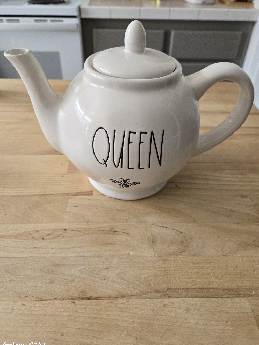 Rae Dunn “Queen Bee” Teapot, Never Used. Ivory - Artisan Collection By MagentaTh